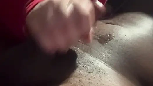 Белая шлюшка доит мой большой черный член