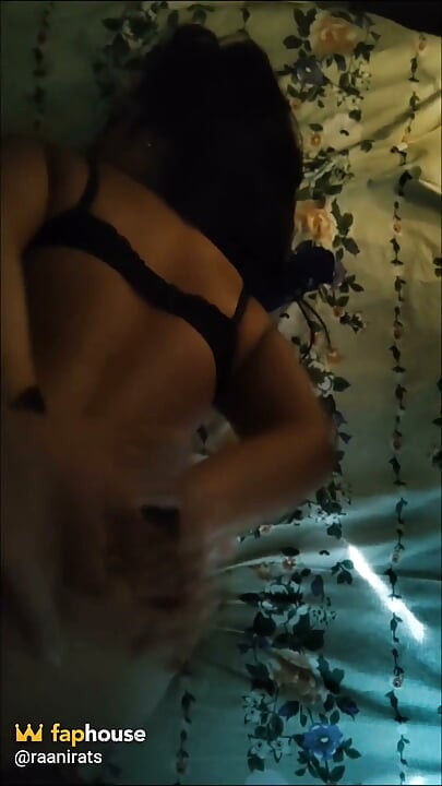Desi gf si užívá bf dick hindský zvuk