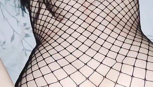 Bakış açısı çoraplı sıska orta yaşlı seksi kadın modeliyle yavaş anal seks