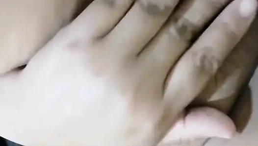 Modo puta para que me vean como me corro dan termino mojando todo