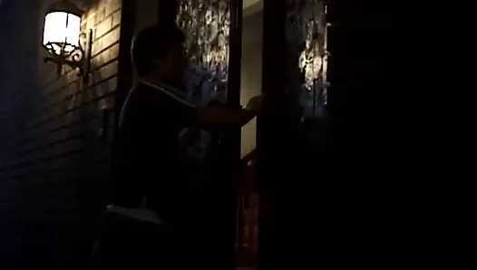 Sürtük orta yaşlı seksi kadın sikişmek için okunuyor