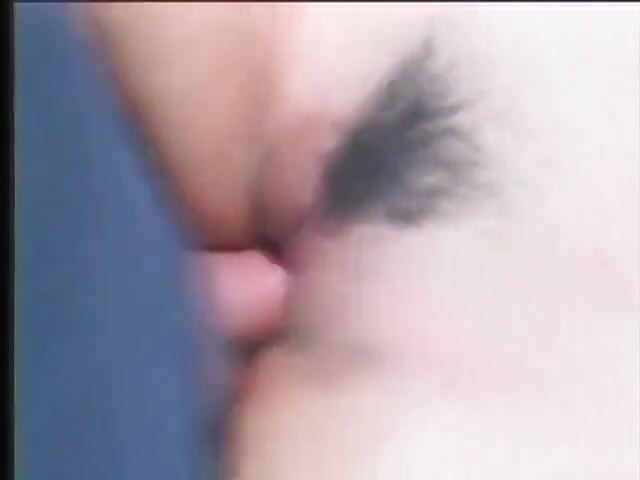 Sexy asiática prostituta recebe sua vulva apertada cheia de um pau enorme