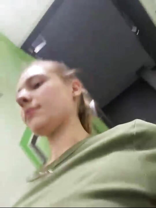 Public fucking in the gym jucielussie