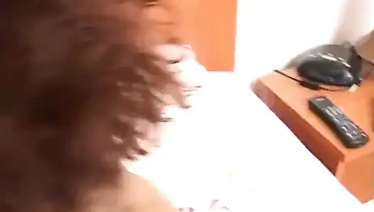 Cewek hot rambut cokelat amatir ngentot gaya swinger sama 69 pose