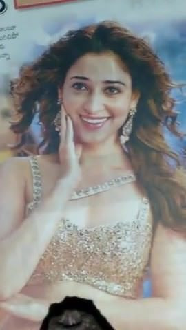 Eerbetoon aan melkachtige Tamannaahhh ... !!!