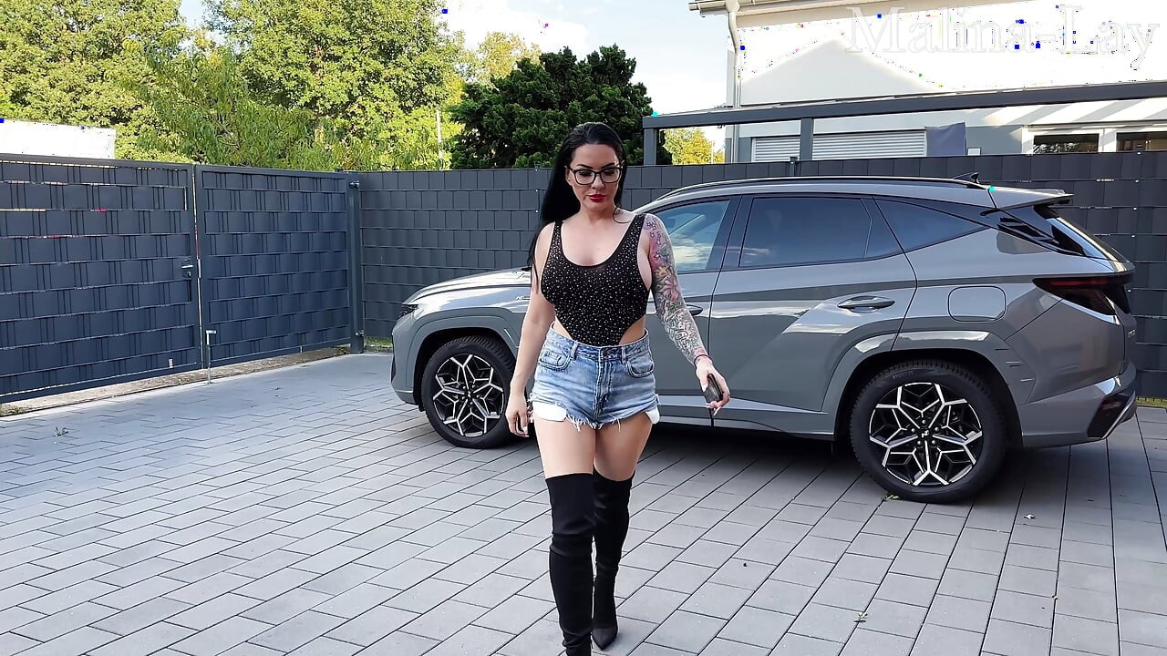 Dương vật giả béo làm cho tôi phun nước