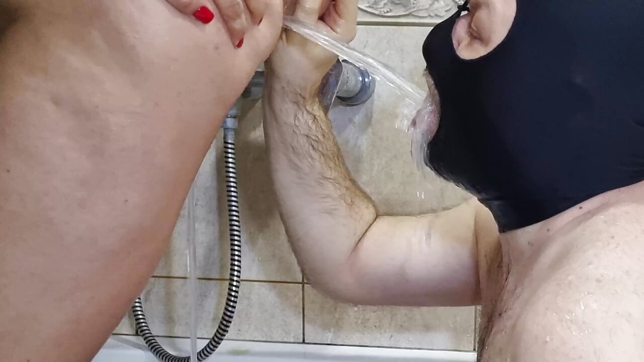 Karım anal seksten önce götünü temiziyor. Ep 30601