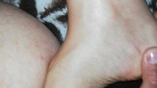 Vrouw voet neukt haar man