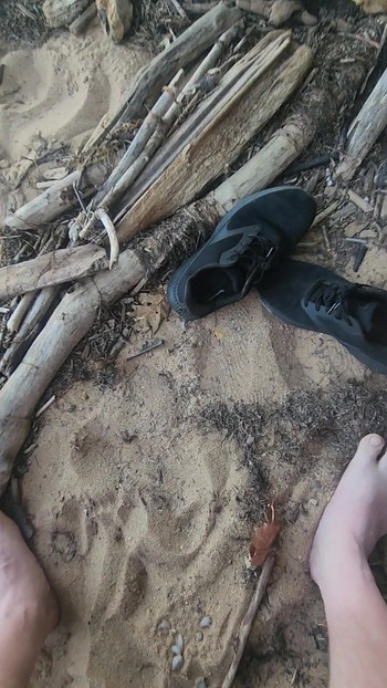 Nezaboravan trenutak iz "Down on a small beach".