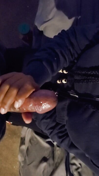 PERFECT LIPS-दिखाती है कि उसका मुँह क्या कर सकता है और लंड को CUM करा देता है