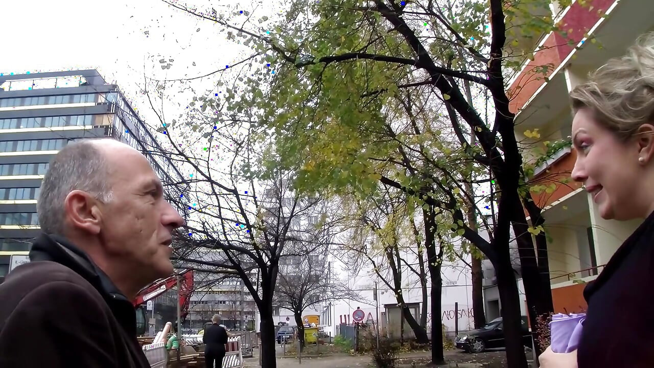 Дикие Долбежки Уличного Траха На Диване