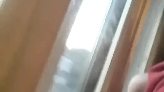 Persetan menempel di jendela dan bercinta dengan saya