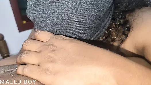 Blowjob gadis Mallu mengisap kontol