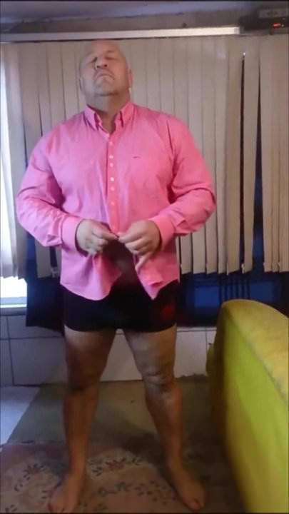 Hot Daddy bearg strippin