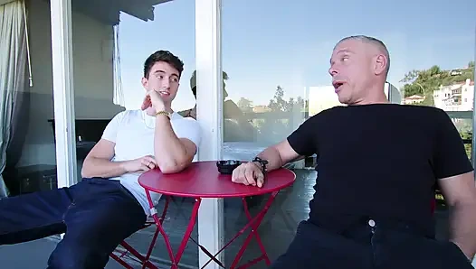 Tight Pussy Doesn't Stop Squirting After Getting 2 Huge Cocks at Once - Jessie Pony