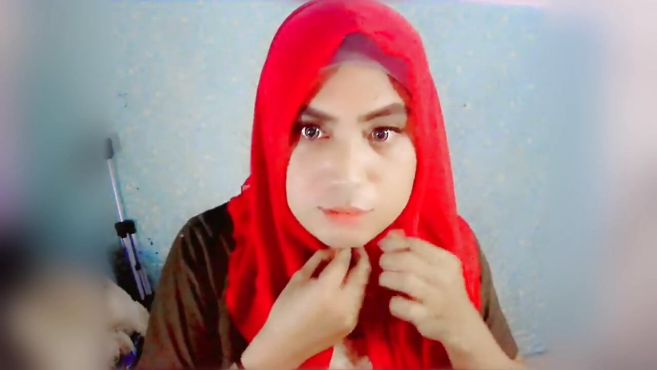 Sissy Hijab Fun Masturbating Solo