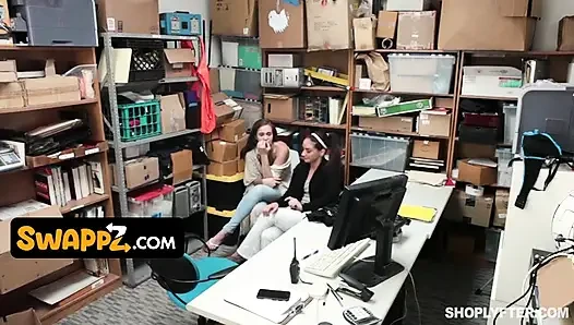 Shoplifting Stepdaughter Peyton Robbie And Her Mom Sheena Work Out A Deal With The Officer
