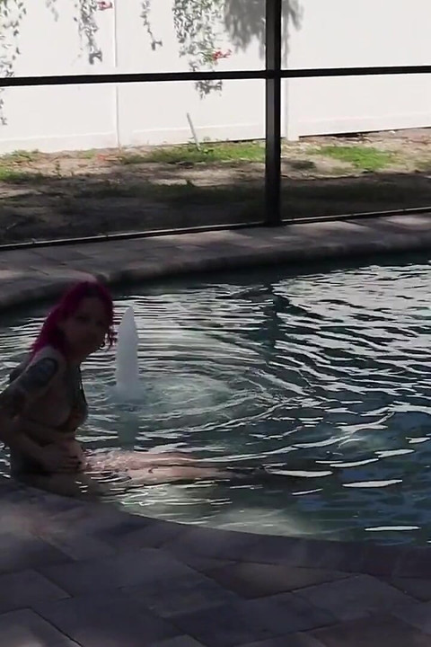 Pool Blowjob with Pedsrmeds