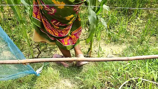 Açık havada ateşli genç yengem ve ben