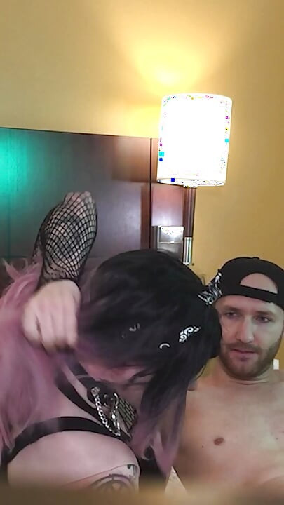 Goth Sissy Jade Madison ควยลึกสุดคอ - คลิปสั้น 6