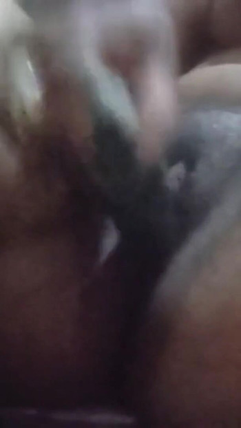 Emotivni trenutak iz "Nigerijska djevojka može biti tvoja instruktorica ako ti se sviđa ovaj besplatni porno video xxx"