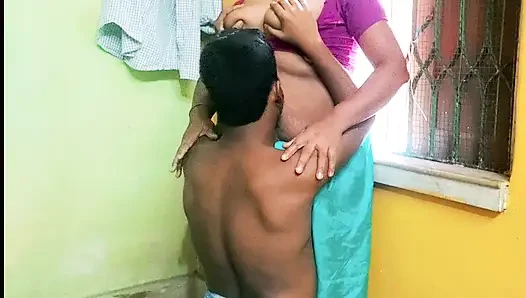 Wanita dewasa Tamil dientot tetangga dekatnya.