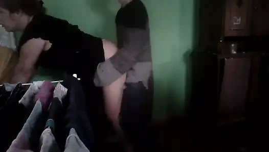 Мы занимаемся сексом на кухне рядом с плитой