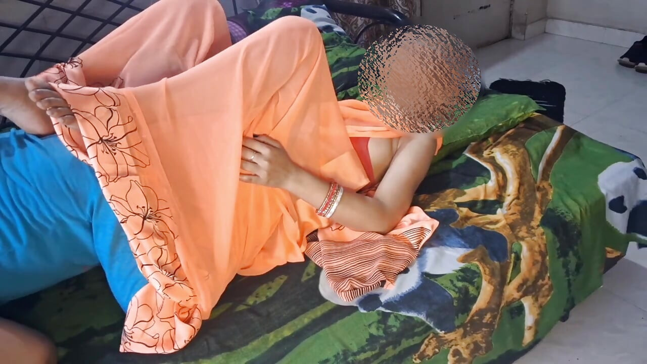 Shima_kumari_ esposa lambendo buceta e buceta apertada primeiro sexo desi village sexo