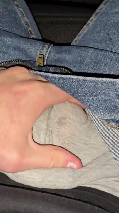 Phantomgentx - cewek sange jerman diam-diam masuk ke dalam mobil sama kontol besar sampai muncrat | Klip 1