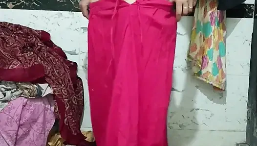 Priya banyoda ateşli banyo gösterisi