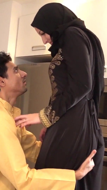 Emotional moment from "Razia bhabhi Dussehra ke din Sooraj bhaiya se chut chudwa li"