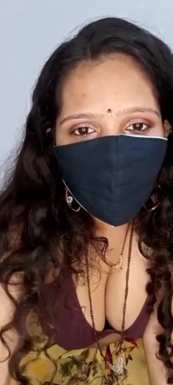 Trenutak koji morate vidjeti iz "Desi indijske tete ki jawani kya mast figure i prljavih razgovora"