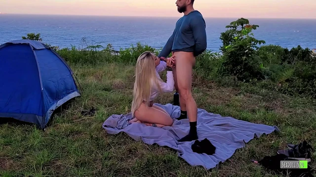 Risky Sex Real Amateur Couple Fucking at Camp