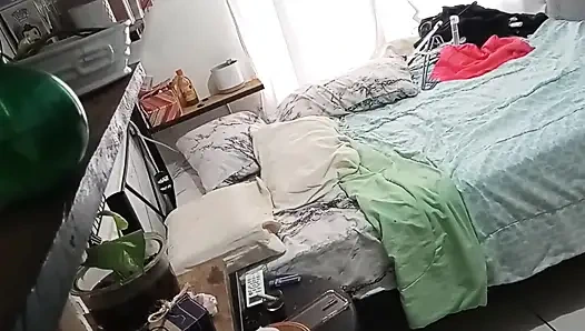 Reife MILf putzt ihr zimmer 1