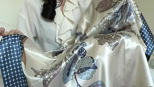 Mein neuer satinschal lässt dich kommen und schwach, Schal wichsanleitung, lady victoria Valente