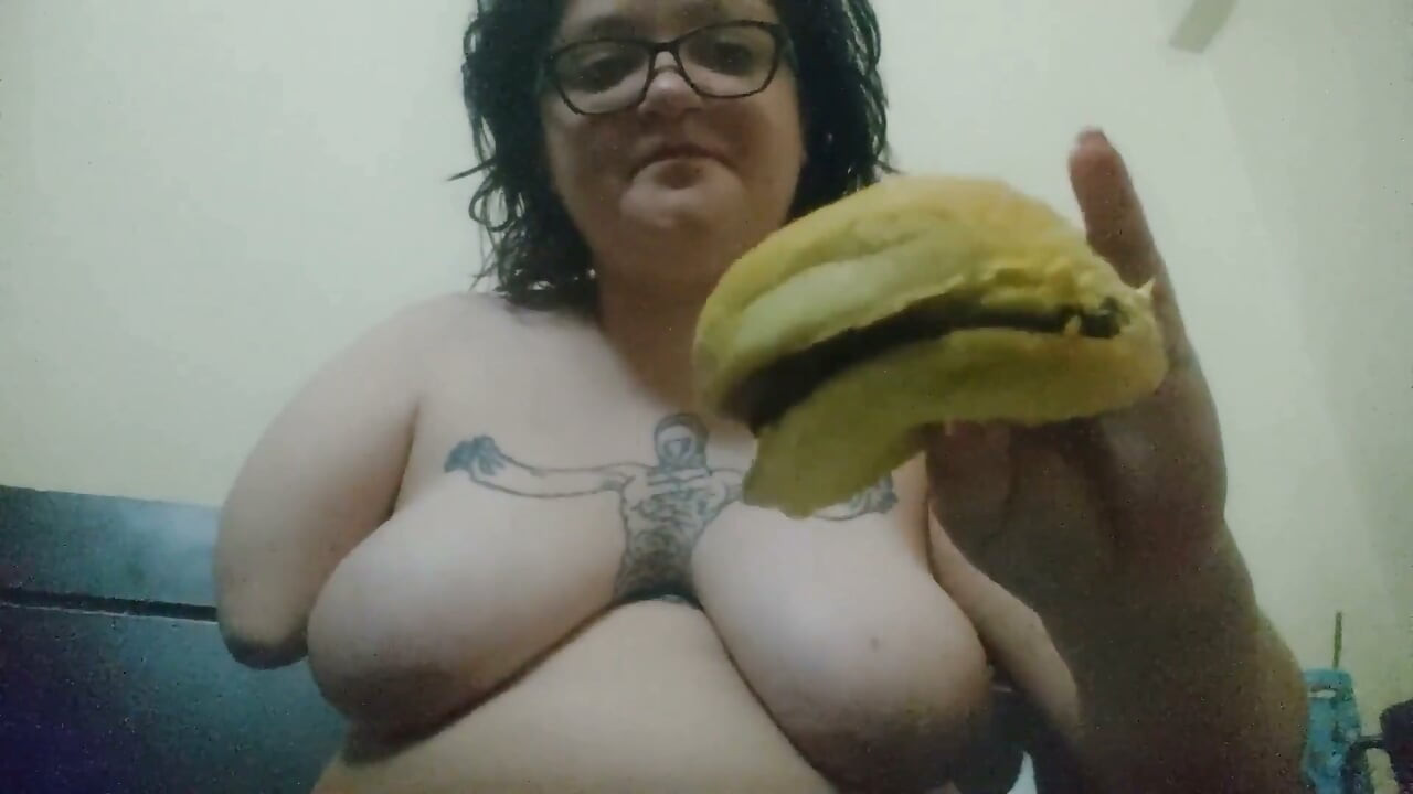 Feedee Challenge 100 Burgers Day 5
