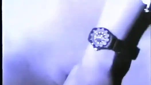 Electric Blue 43: большой вопрос с бюстом