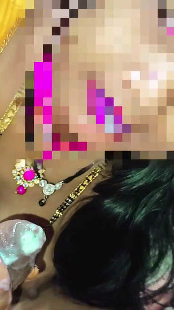 Video seks tante seksi india yang lagi sange dientot habis-habisan sampai matanya merem melek!