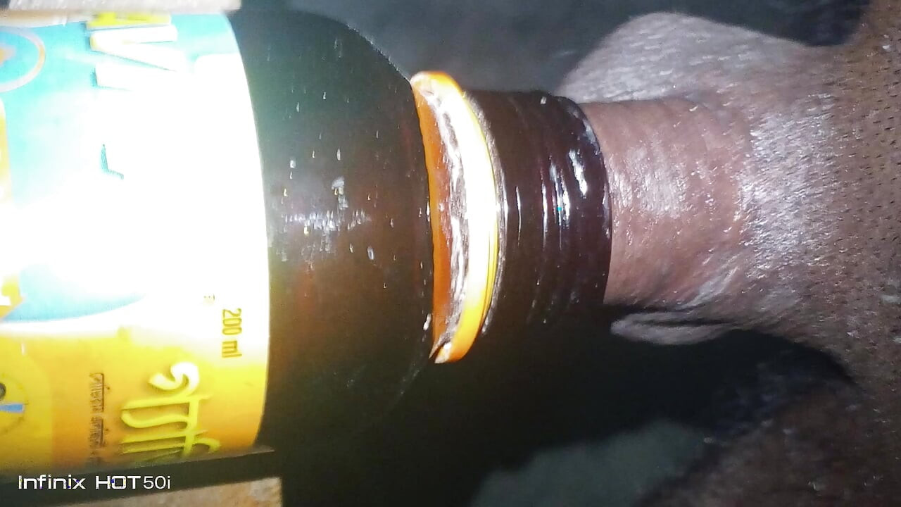 Step Mom helping her Step Son cum quickly on her round ass while watching the World Cup