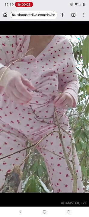 Si Dia SukaKan Snow Cone Di Dalam Hutan MemberikanNya Kepada Hoidnya