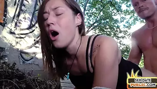 Cute amateur babe public fucked outdoor by blind sex date