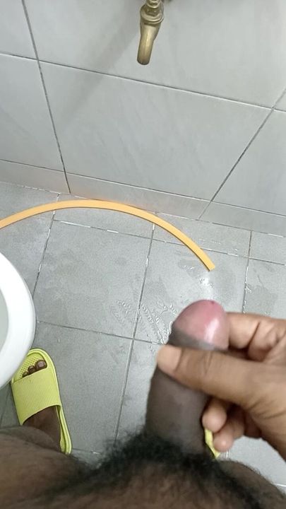 India masterbation en cuarto de baño