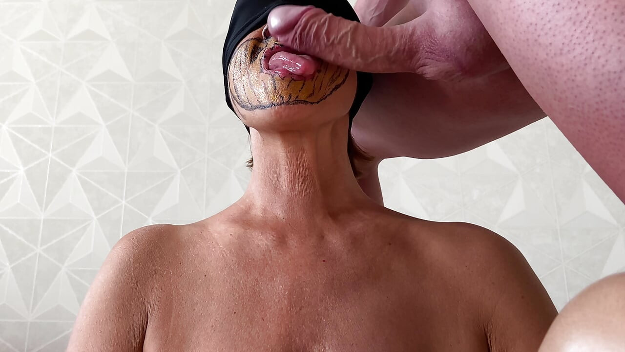 Free use stepmoms mouth to unload all my sperm .