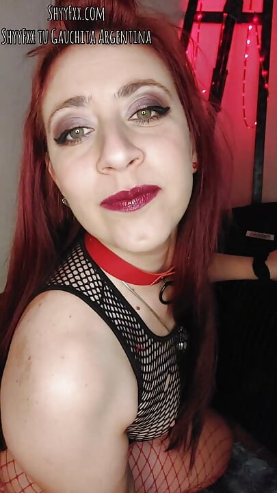 Gauchita Argentina imploră un bărbat căsătorit să-i dea pula! Instrucțiuni de masturbare cu vedere la persoana