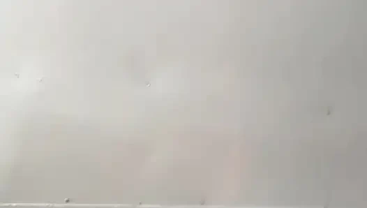 Юная мокрая киска ждет тебя