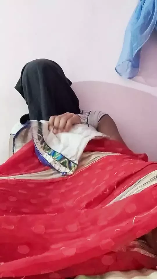 穿着纱丽服手淫
