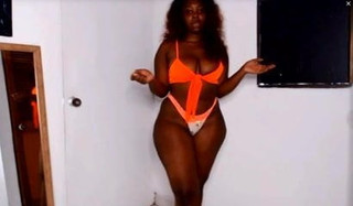 113. modelos bootiliscious da web ébano-africano