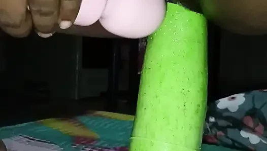 Bhabhi Ne chut ko phad Diya louki se
