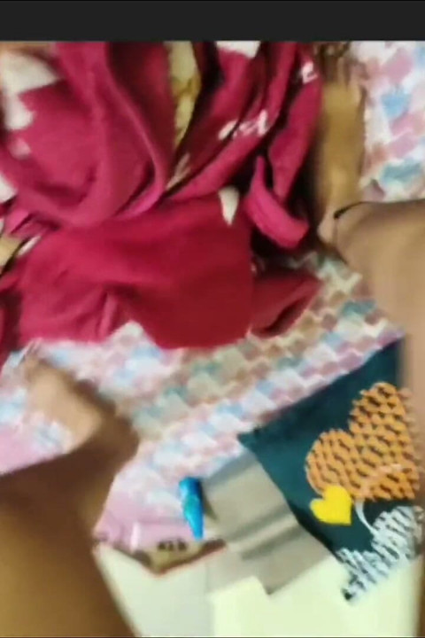 India puta en sari negro haciendo cowgirl