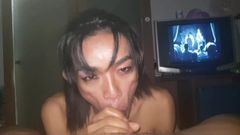 Тайская проститутка-ледибой сосет хуй, часть 2